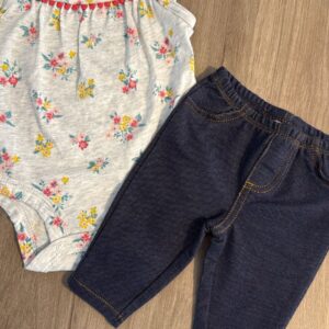 Conjunto body flores e calça legging