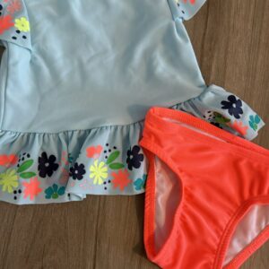 Biquini laranja e azul floral